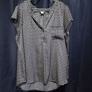 Liz Claiborne Navy and White Geometric Blouse